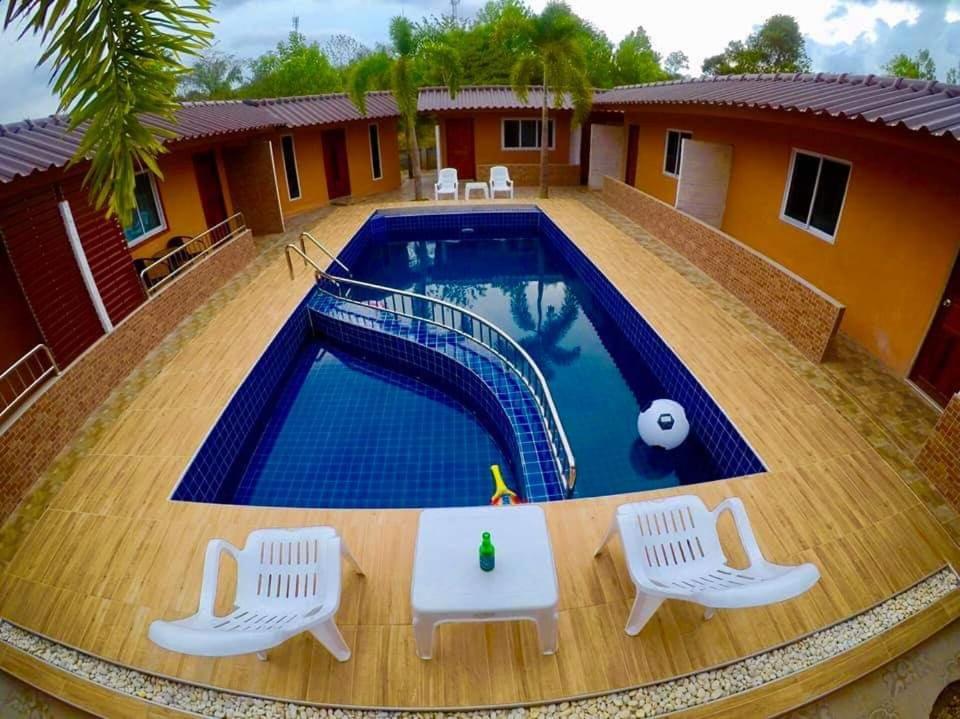 The Windsor Boutique Resort Чумфон Екстериор снимка
