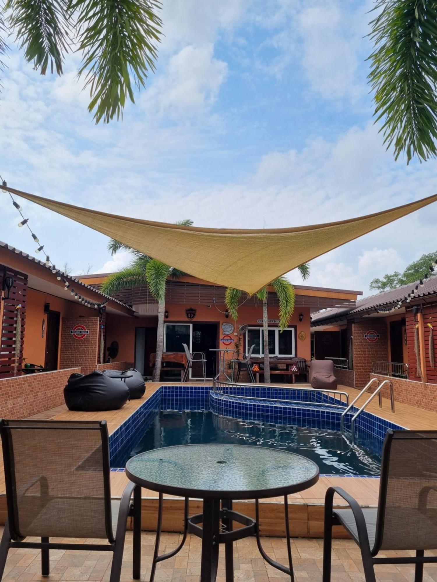 The Windsor Boutique Resort Чумфон Екстериор снимка