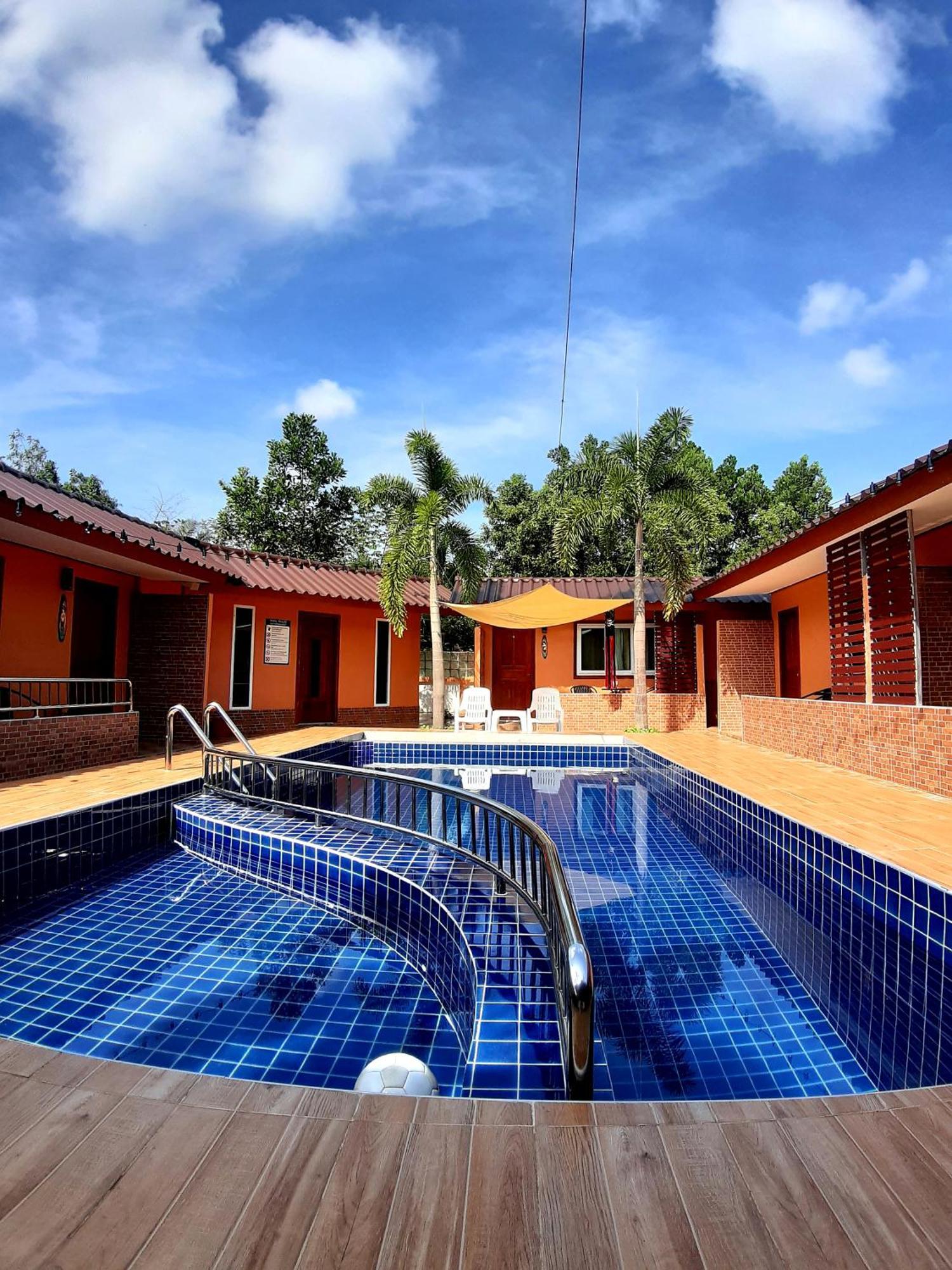 The Windsor Boutique Resort Чумфон Екстериор снимка
